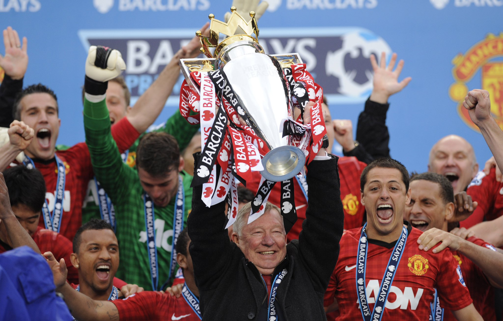 意甲积分榜：争冠白热化，米兰1球净胜球优势领先那不勒斯居首（意甲最新积分榜：争冠胶着，米兰以1球净胜优势力压那不勒斯登顶）