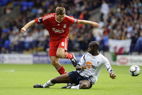 国足大换血！邵佳一破格提拔3大新星， 球迷：比归化球员强多了！（国足阵容洗牌！邵佳一火线起用三名新星，球迷称：实力全面压过归化球员）